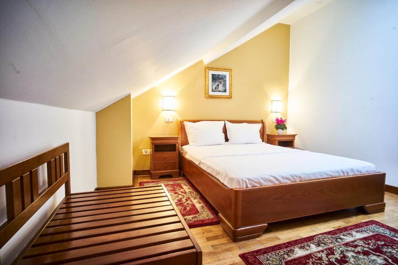 Cozy Attic Room VI Бухарест Екстер'єр фото