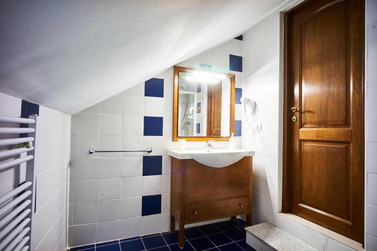 Cozy Attic Room VI Бухарест Екстер'єр фото